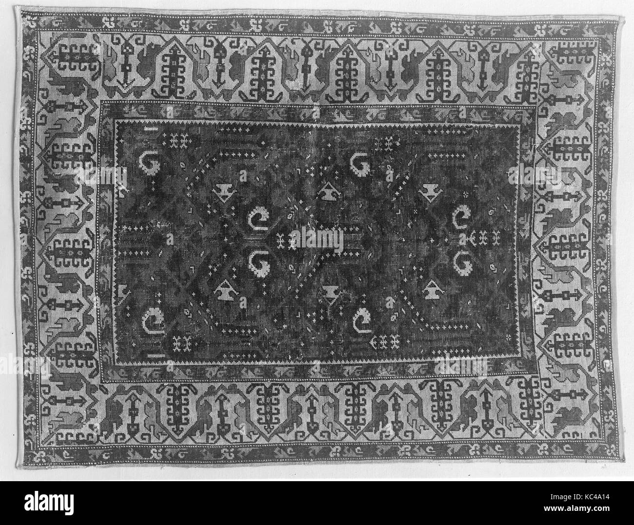 Tapis, 18ème siècle, attribué à la Turquie, de la laine (chaîne, la trame et la pile) ; pile nouée de façon symétrique, H. 66. (167,64 cm), texte. Banque D'Images