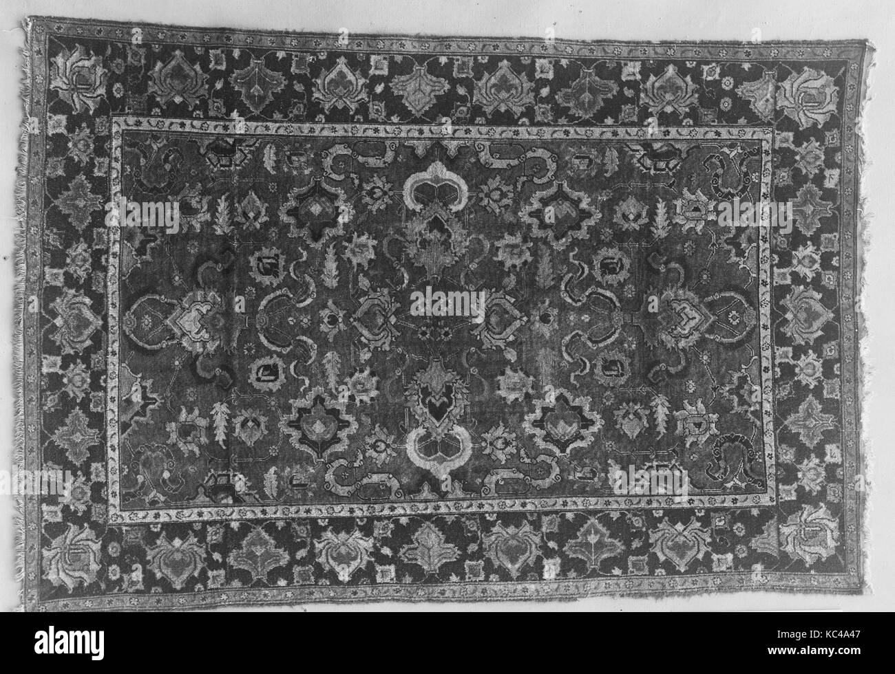 Tapis, 17ème siècle, attribué à l'Iran, le coton (warp), de laine (trame et pile) ; pile nouée de façon symétrique, L. 75 190,5 cm Banque D'Images