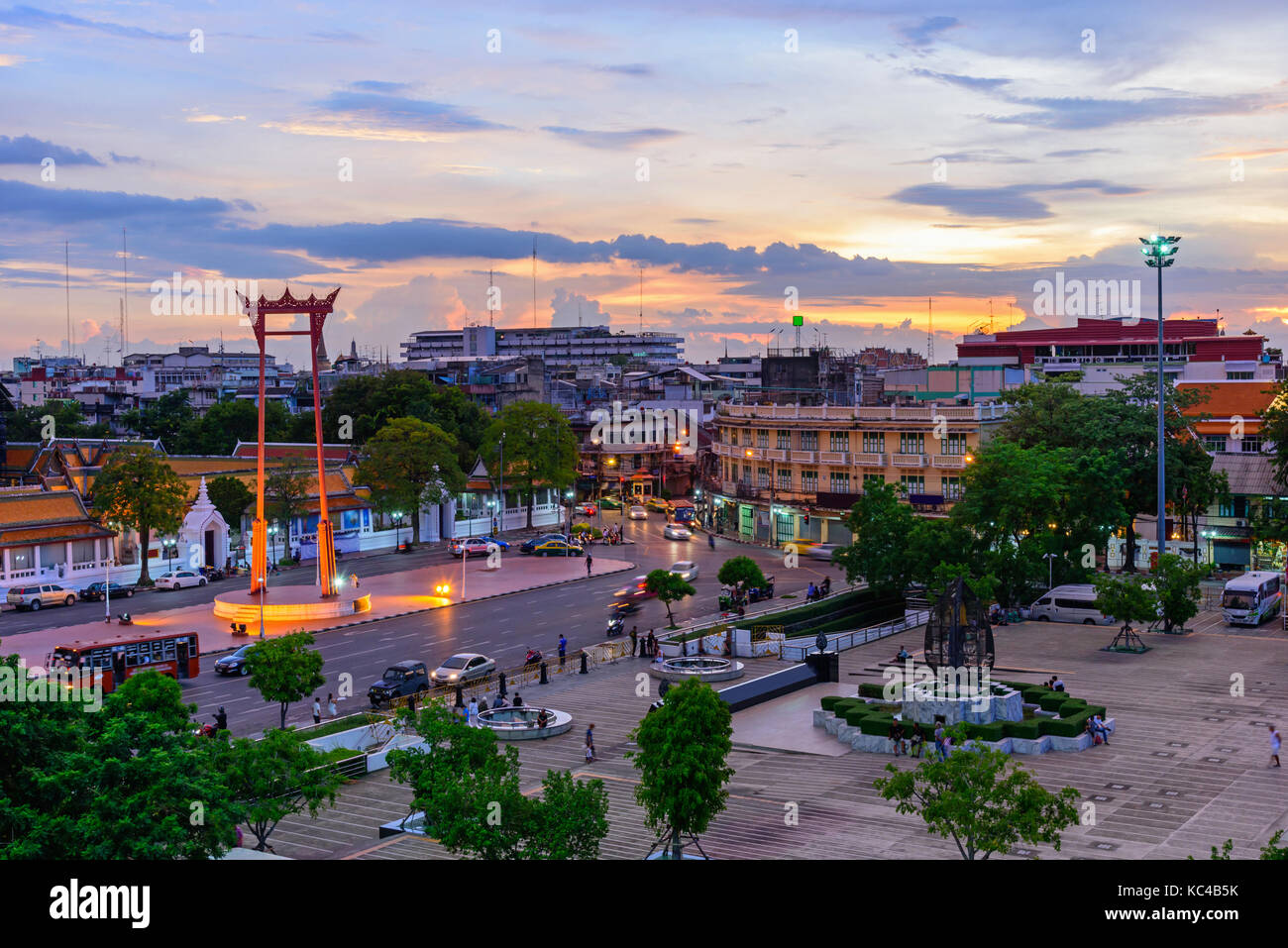 Swing géant monument à Bangkok City dans l'heure du coucher du soleil / sao ching cha monument public à bangkok Banque D'Images