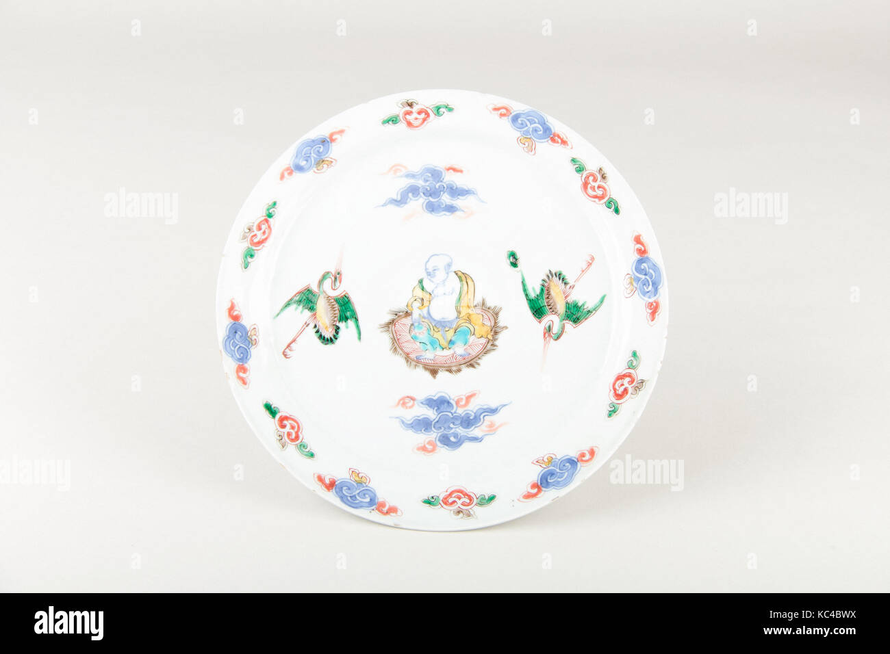 La plaque, de la dynastie Qing (1644-1911), Chine, porcelaine peinte en overglaze famille verte émaux, diam. 8 1/4 in. (21 cm), Céramique Banque D'Images