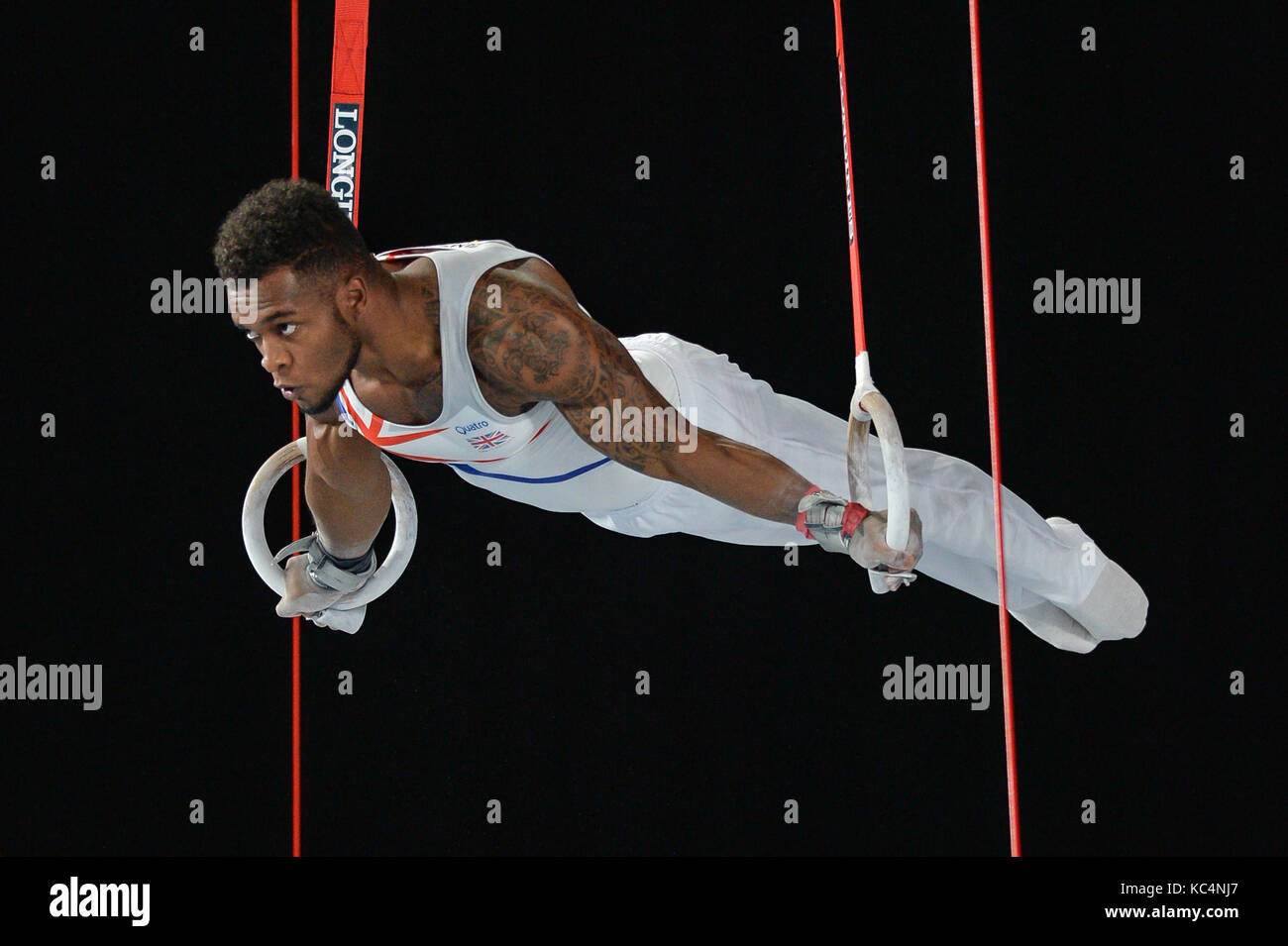 Montréal, Québec, Canada. 2Nd Oct, 2017. COURTNEY TULLOCH, du Royaume-Uni, de la concurrence à l'sonne toujours au cours de la première journée du concours tenu au Stade olympique à Montréal, Québec. Credit : Amy Sanderson/ZUMA/Alamy Fil Live News Banque D'Images