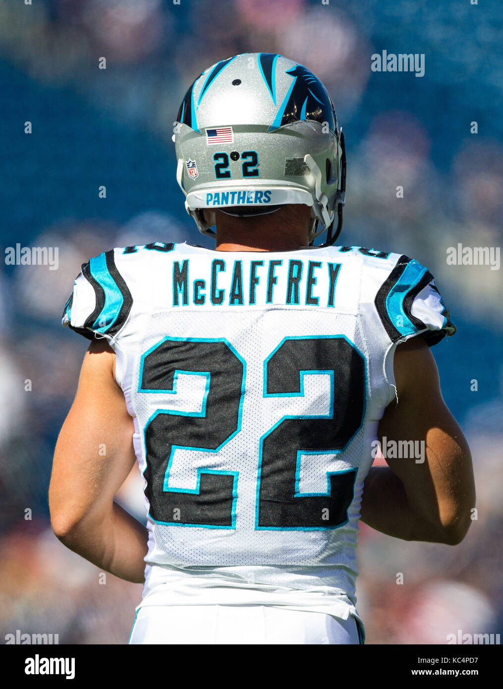 Stade Gillette. 1 octobre, 2017. MA, USA ; Carolina Panthers running back Christian McCaffrey (22) avant le début de la NFL match entre les Panthers et les New England Patriots au Stade Gillette. Carolina défait New England 33-30. Anthony Nesmith/CSM/Alamy Live News Banque D'Images