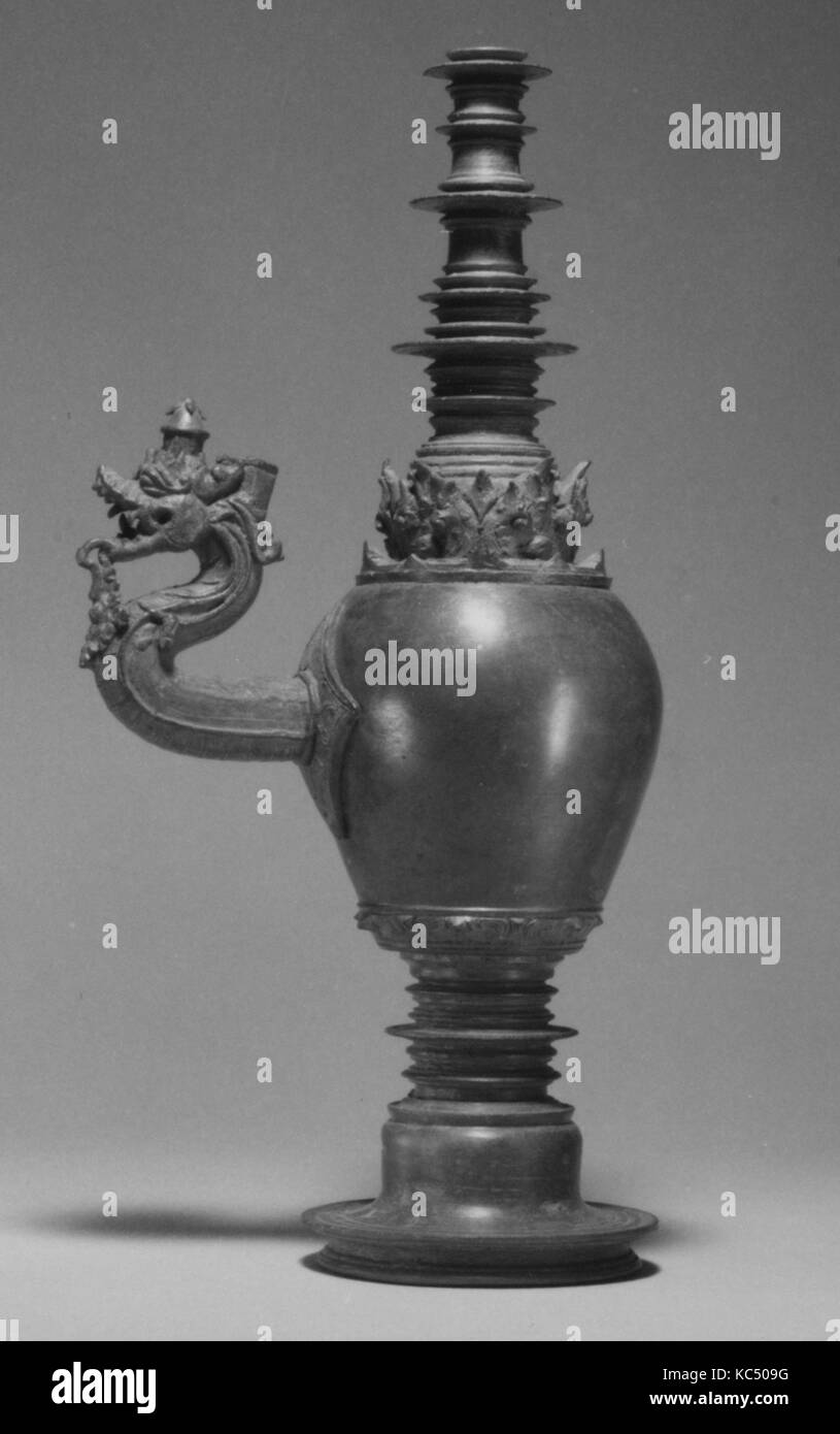 Holy-Water navire, de l'Est javanais, ca. 14e siècle, l'Indonésie (Java), Bronze, H. 10 à 5/16. (26,2 cm), de la Ferronnerie Banque D'Images Holy-Water navire, de l'Est javanais, ca. 14e siècle, l'Indonésie (Java), Bronze, H. 10 à 5/16. (26,2 cm), de la Ferronnerie Banque D'Images