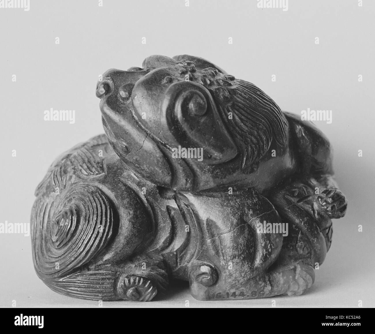 La figure d'un lion, de la dynastie des Han (206 av. J.-A.D. 220), la Chine, le Jade, H. 2. (5,1 cm) ; W. 2 3/4 in. (7 cm), Jade Banque D'Images