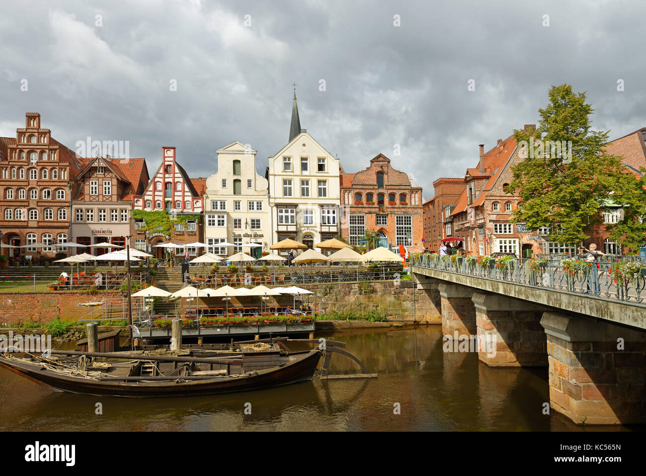 Rivière Ilmenau, Vieille ville, Lüneburg, Basse-Saxe, Allemagne Banque D'Images