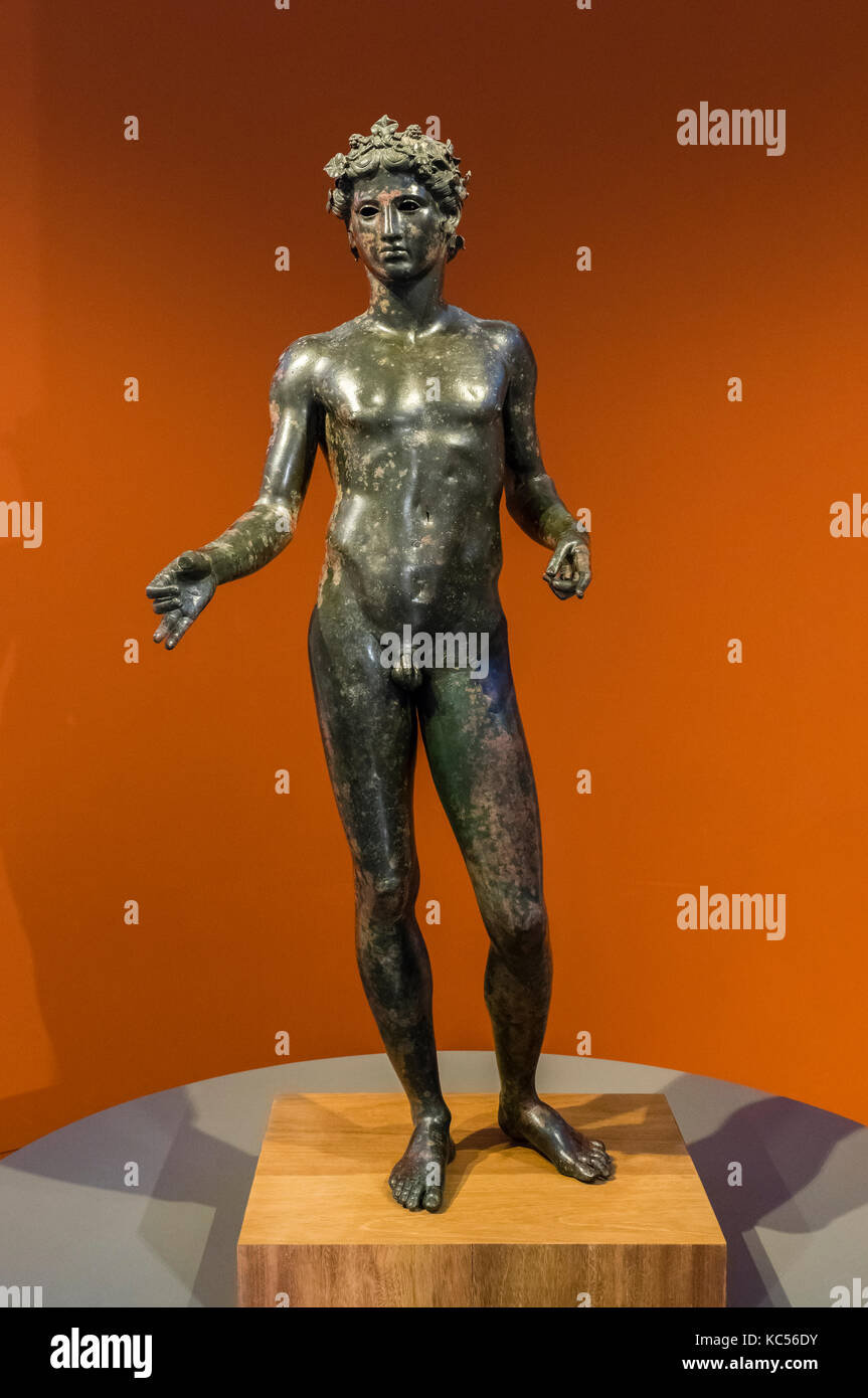 Bronze figure El Efebo de Antequera, sculpture romaine du 1er siècle, Museo Municipal, Antequera, province de Malaga, Andalousie Banque D'Images