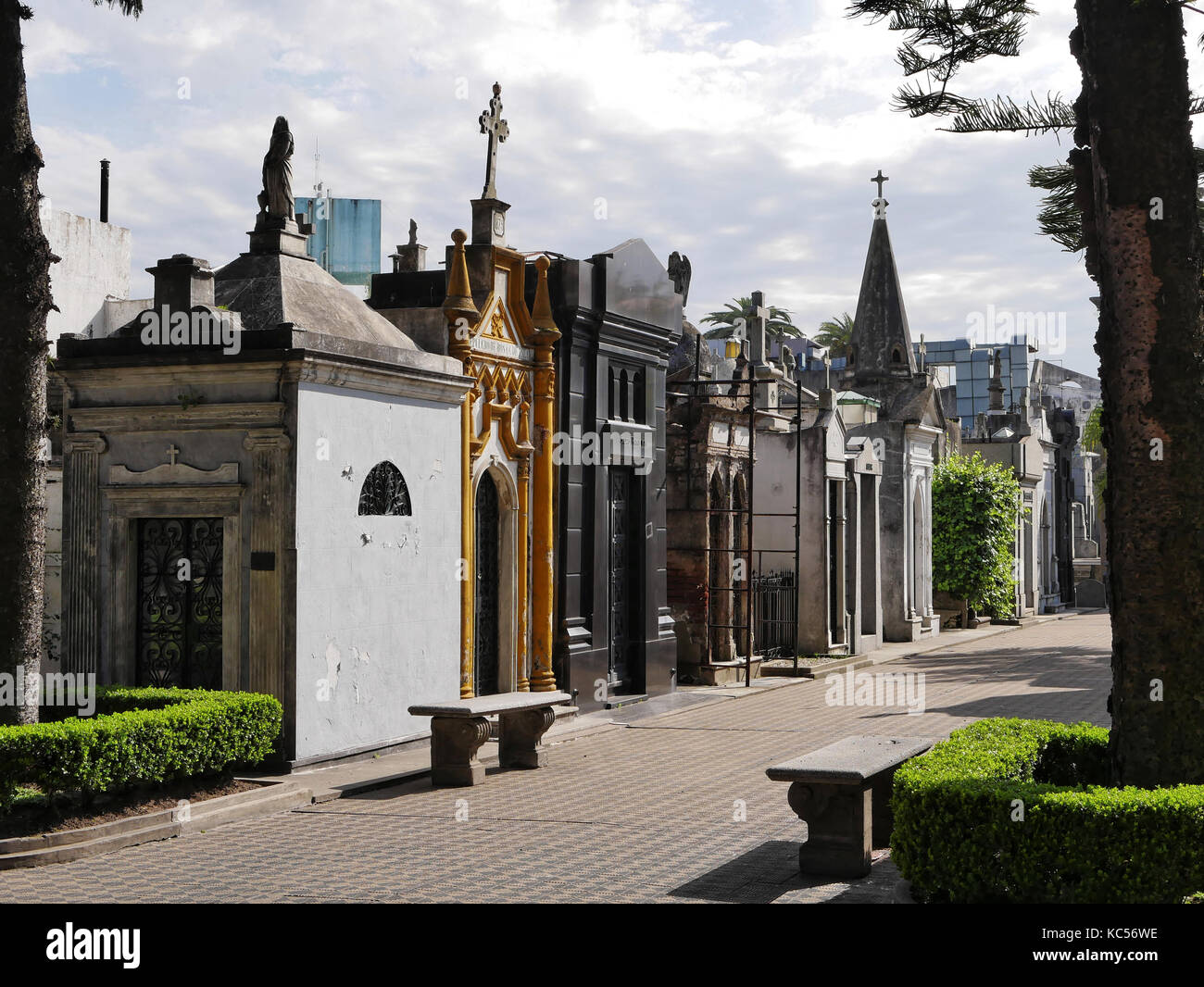 Rangées de mausolées au cimetière de Recoleta, Buenos Aires, Argentine Banque D'Images