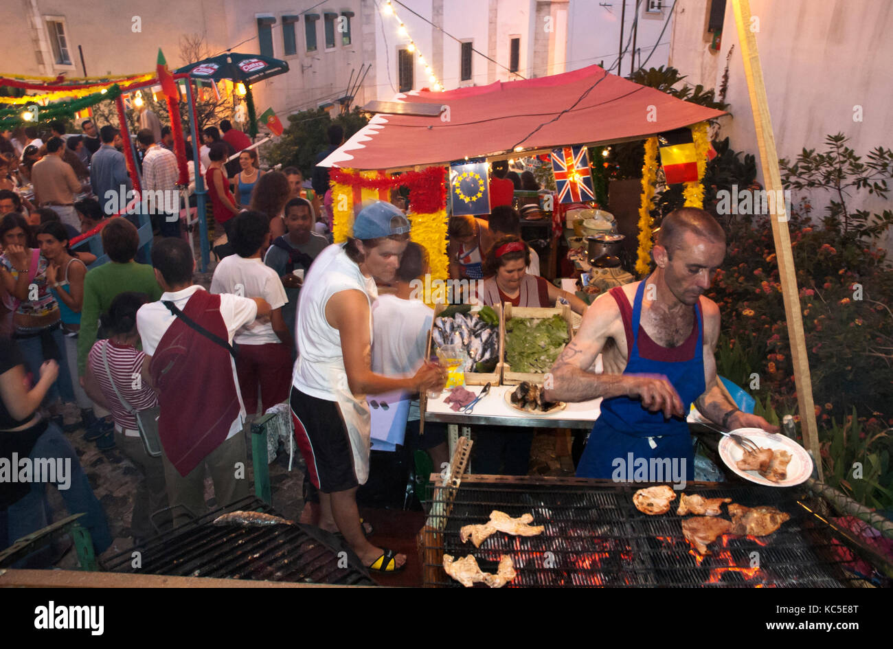 Festivités de Santo António dans le quartier d'Alfama. Lisbonne, Portugal Banque D'Images