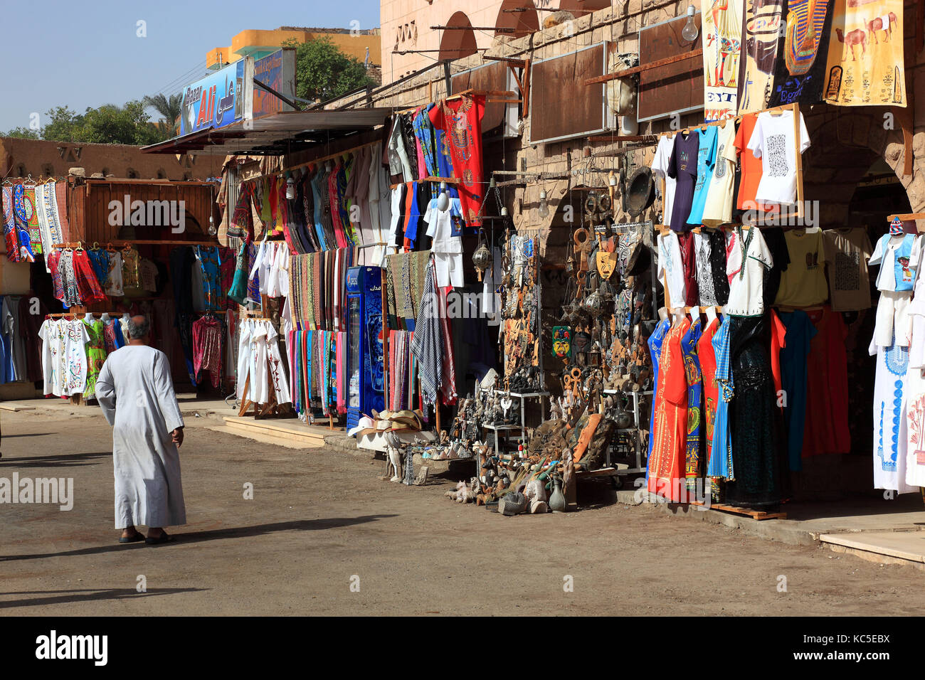 Boutiques de souvenirs à Assouan, en haute Egypte, l'Afrique , Banque D'Images