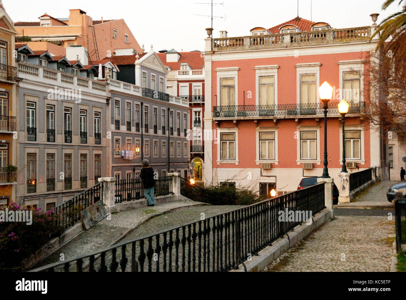 Place Príncipe Real au crépuscule. Lisbonne, Portugal Banque D'Images
