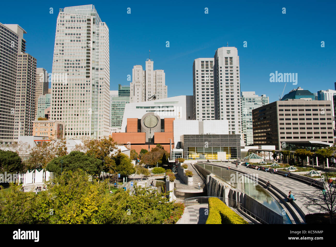 Yerba Buena Gardens et le Musée d'Art Moderne, San Francisco, Californie Banque D'Images