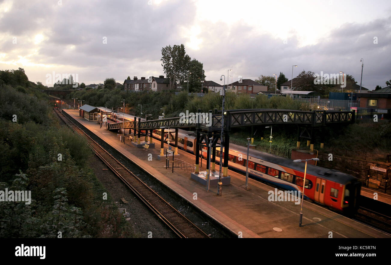 Une chasse vide cross station de Liverpool comme gardes rail grève. Les membres de l'Union européenne egi organisent une grève de 24 heures en tant que travailleurs, dans le sud, merseyrail rail arriva au nord et une plus grande anglia sont les différends sur le rôle de la Garde côtière canadienne. Banque D'Images