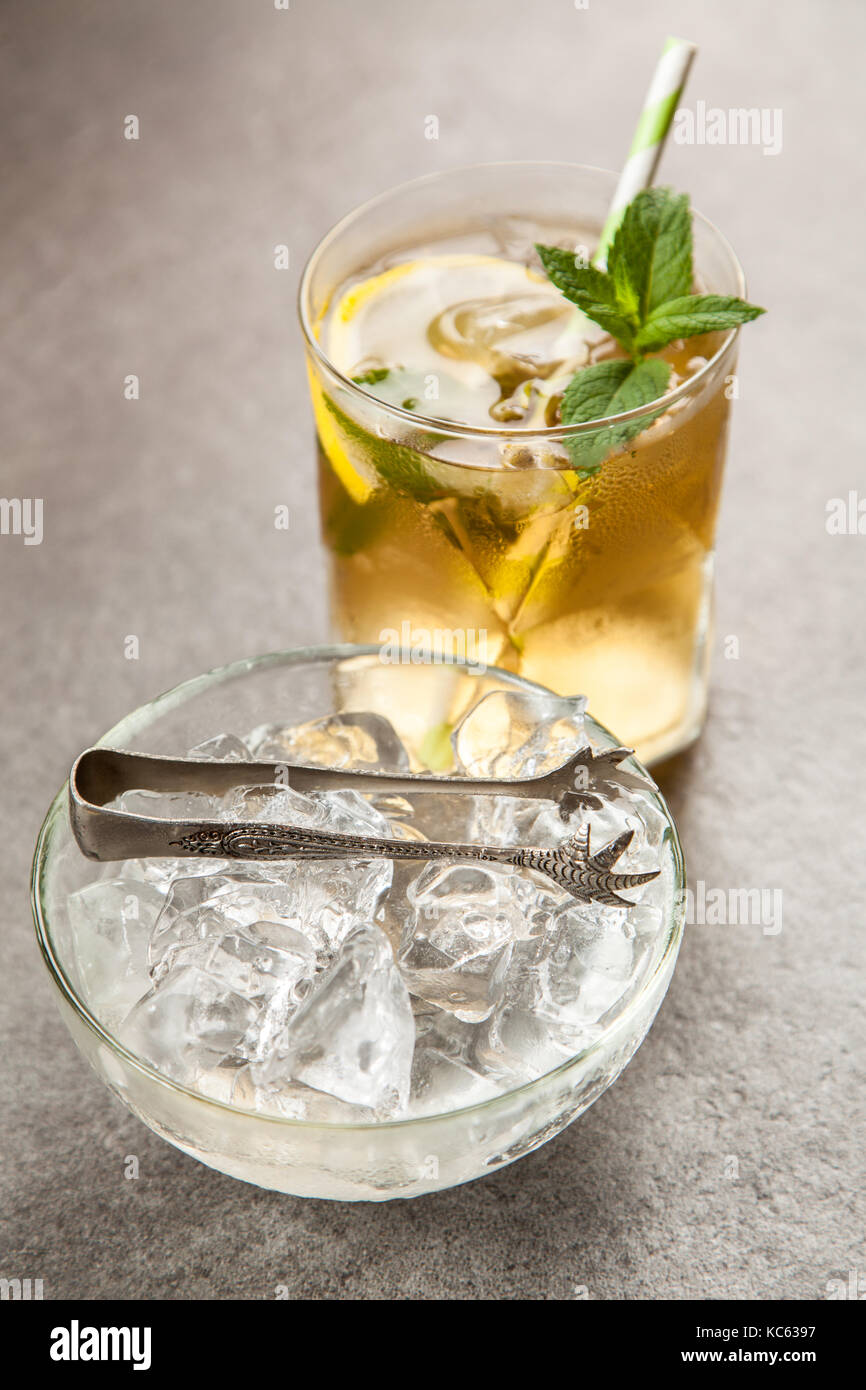 Plateau de glace au citron et menthe Banque D'Images