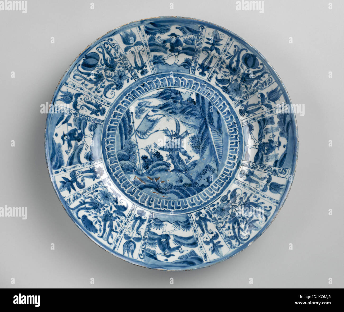 Lave avec guerrier, dynastie Ming (1368-1644), période Chongzhen (1627-44), Chine, porcelaine peinte avec un cadre bleu cobalt Banque D'Images