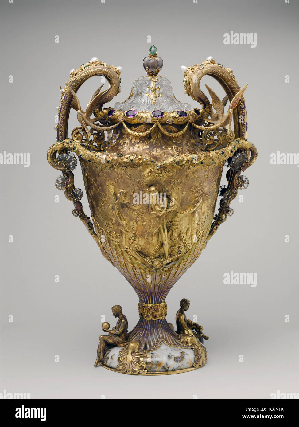 Le Vase d'Adams, 1893-95, faite à New York, New York, United States, American, or, améthystes, tourmalines, spessartites, frais Banque D'Images