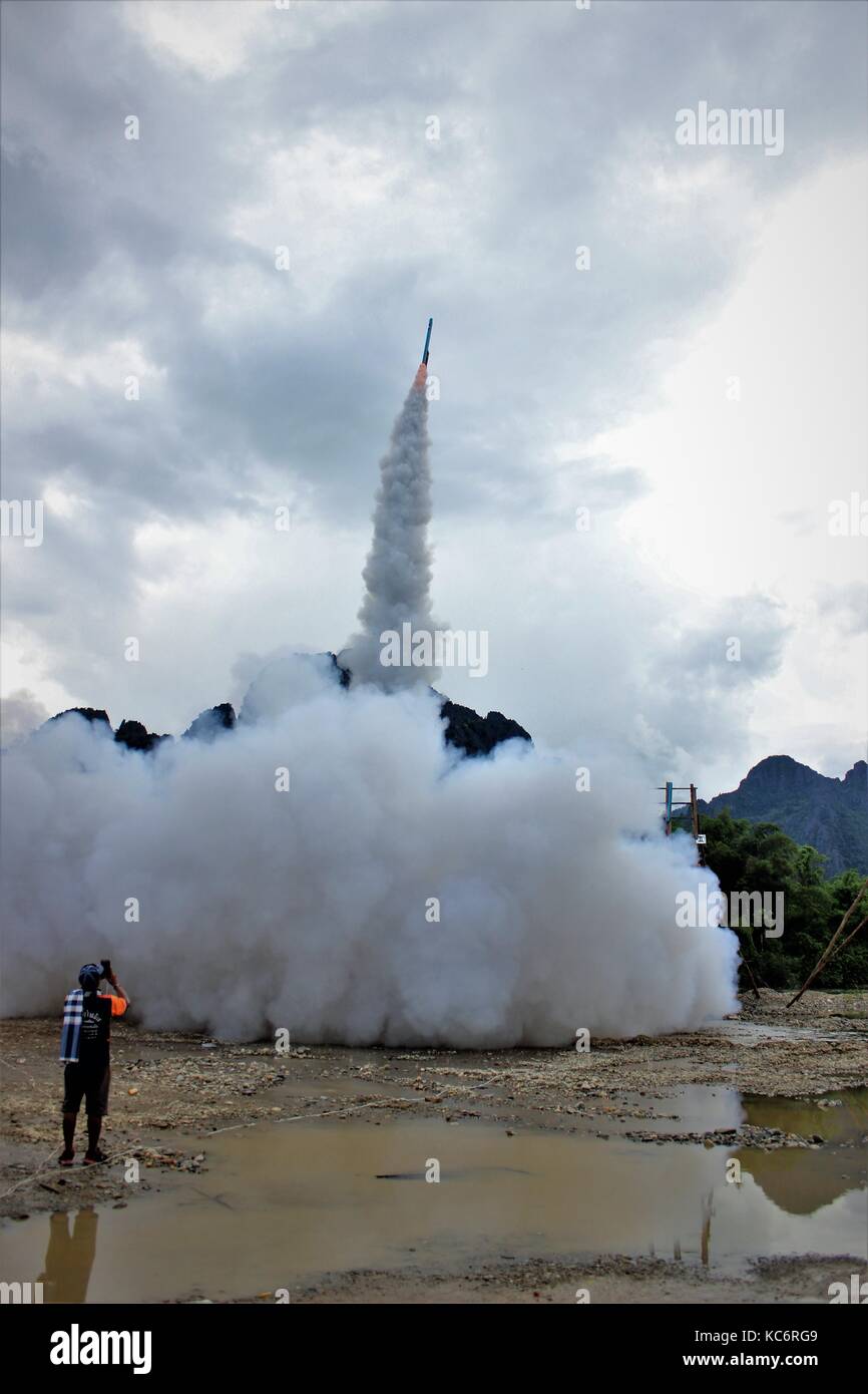 Fusée annuel festival à Vang Vieng, Laos Banque D'Images
