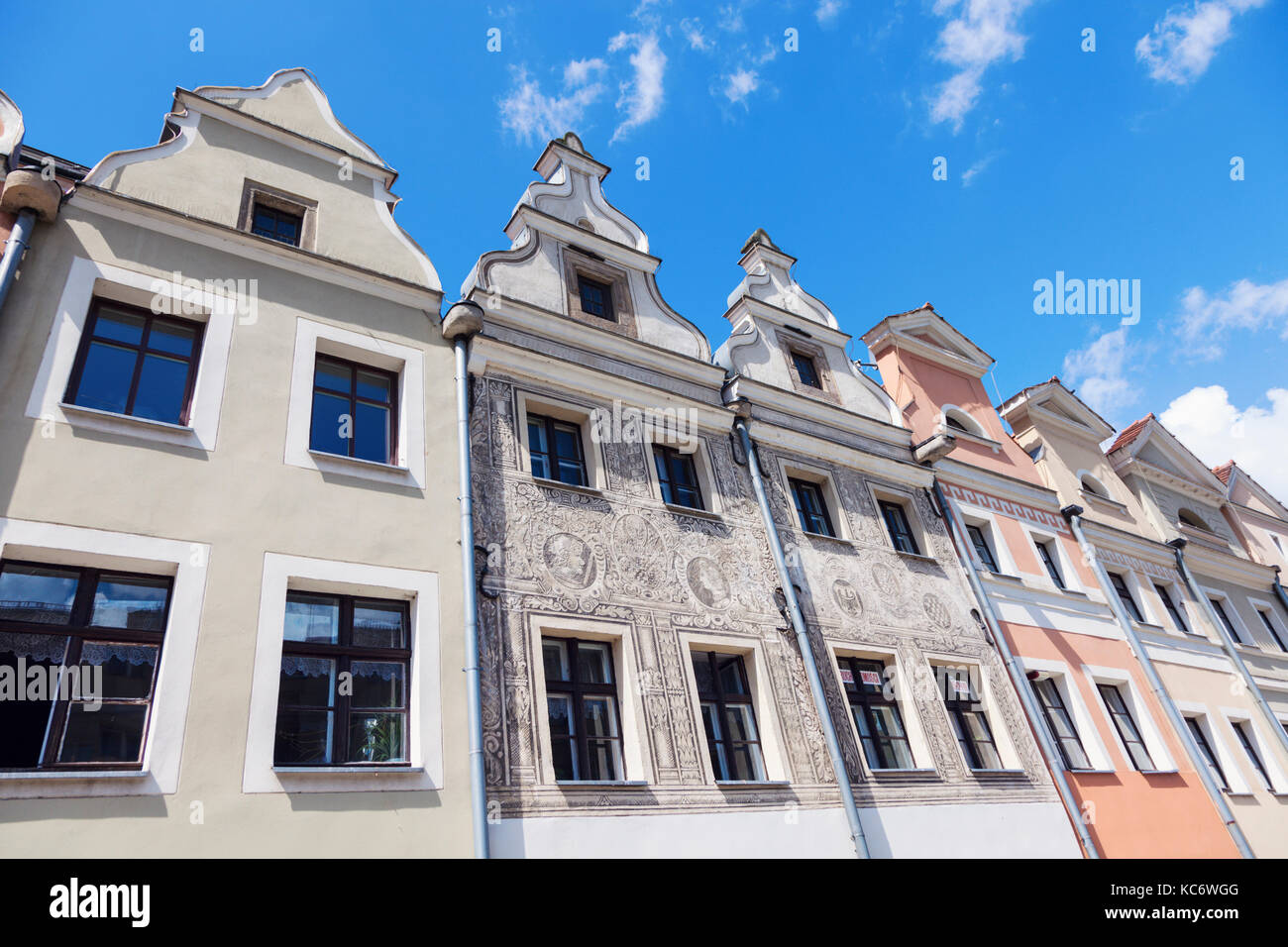La Pologne, Lublin, Legnica, low angle view de bâtiments avec des gables Banque D'Images