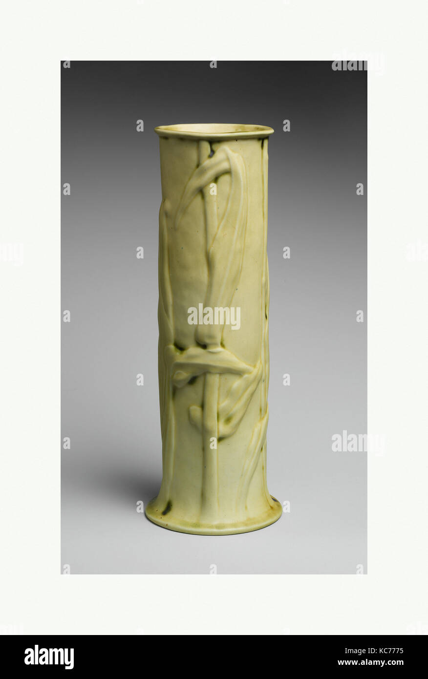 Vase, ca. 1904-05, American, Porcelaneous faïence, 12 1/2 in. (31,8 cm), Céramique, Tiffany Studios (1902-32 Banque D'Images