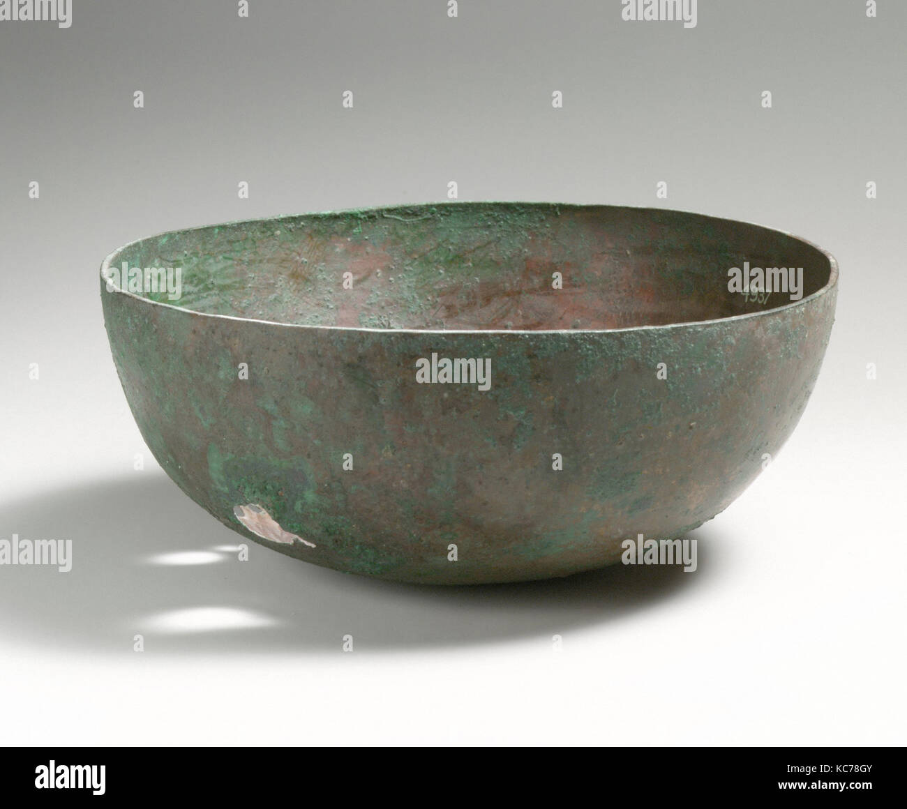 Bol, chypriote, Bronze, 3 1/8in. (7.9Cm), bronzes Banque D'Images