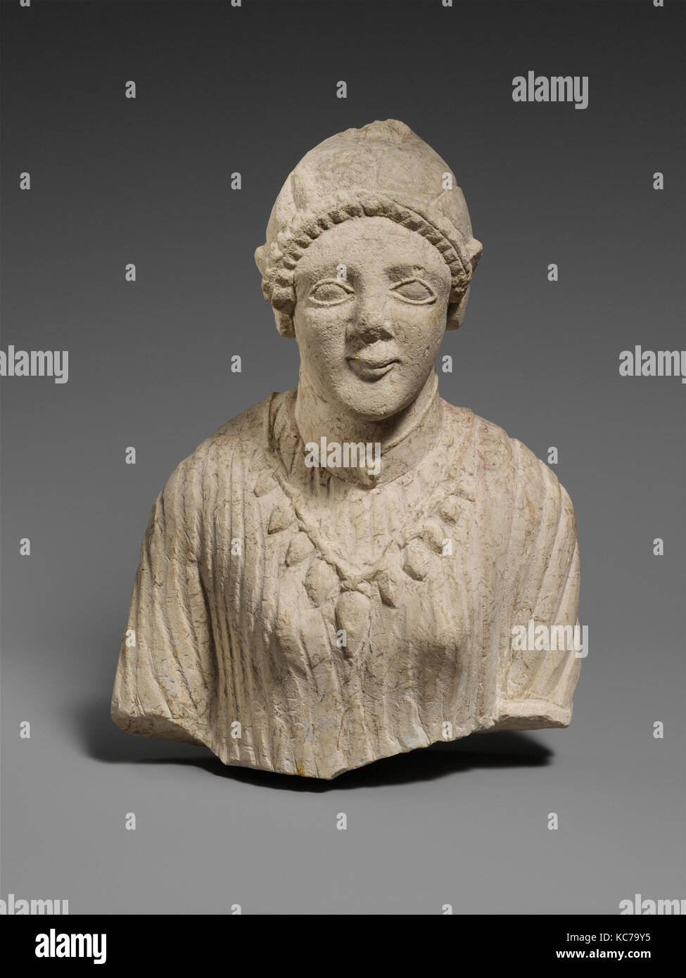 Haut du corps calcaire d'une femme, fin 6ème siècle avant J.C. Banque D'Images