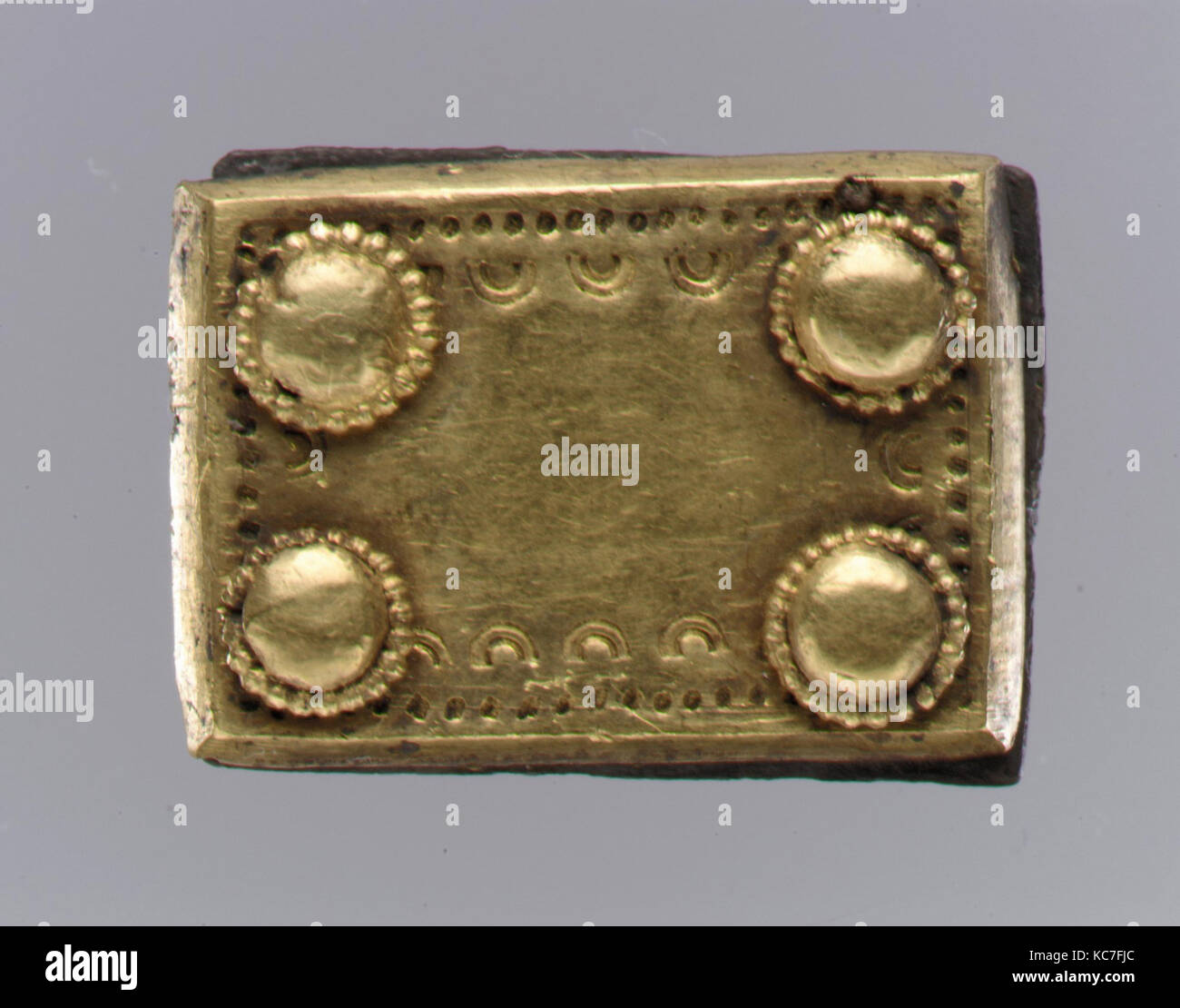 Or plaque arrière de la ceinture, ca. 600, Langobardic, or et argent, Total : 13/16 x 9/16 x 1/8 in. (2 x 1,4 x 0,3 cm), de la Ferronnerie Banque D'Images