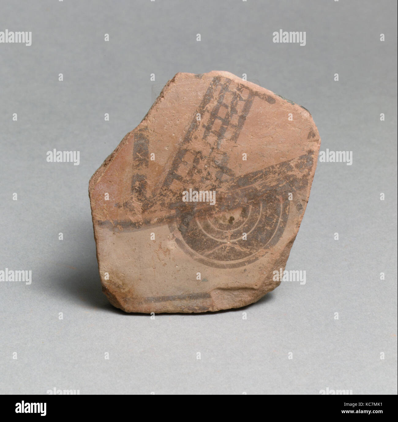 Fragment de vase, géométrique, de la Grèce de l'/sardes, en terre cuite, de la Lydie, Total : 2 3/8 x 2 1/16 po. (6 x 5.3cm), des vases Banque D'Images