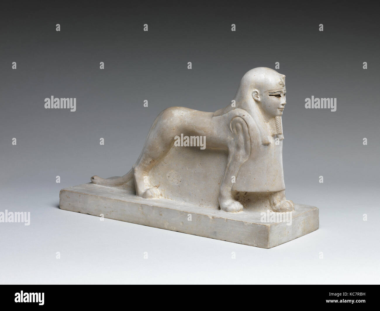 Tutu, période ptolémaïque, 300-150 avant J.-C., d'Egypte, du calcaire, de l'incrustation ; pigment marqueterie manquants, L 35,6 cm L 12,1 cm ; 21,1 cm (14 H Banque D'Images