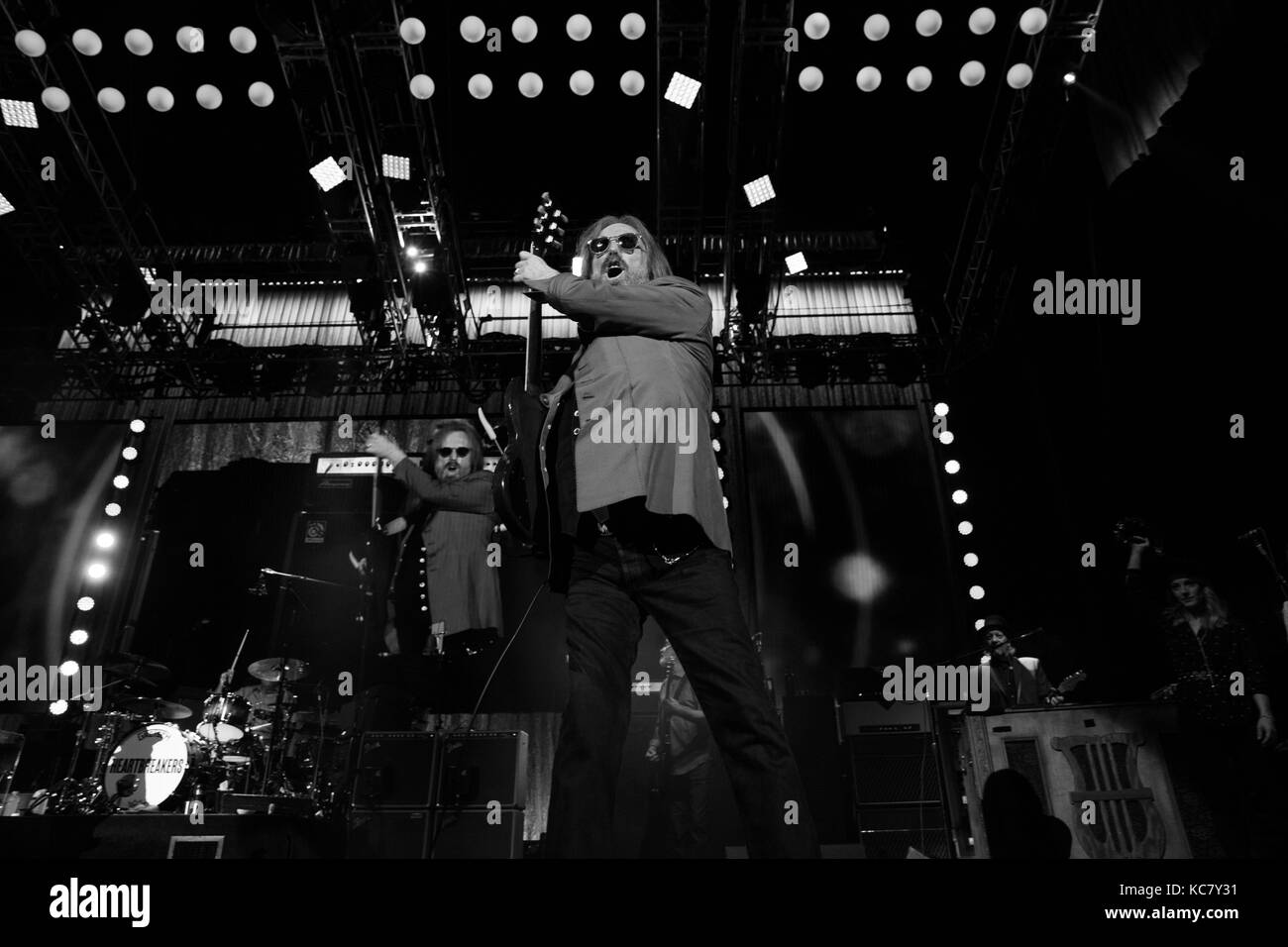 Tom Petty à Toronto avec les Heartbreakers en 2017. Banque D'Images