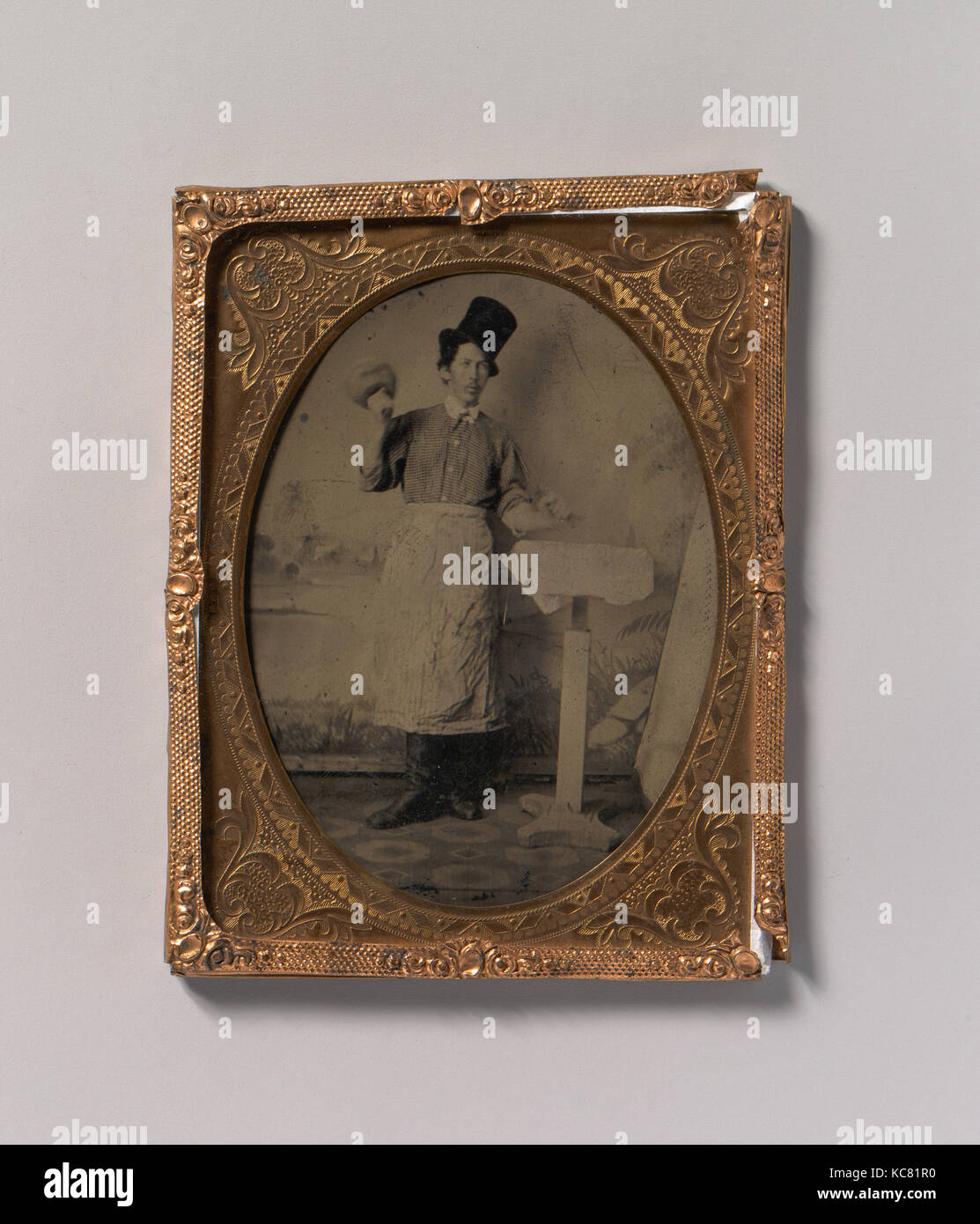 Maçon en pierre avec maillet et ciseau Banque de photographies et d'images  à haute résolution - Alamy
