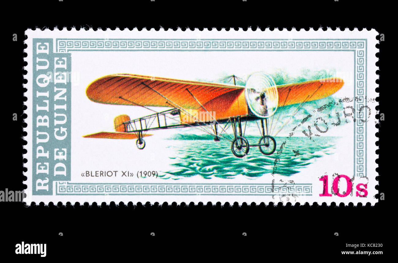 Timbre-poste à partir de la Guinée représentant un avion Blériot XI de 1909, étape importante dans le développement de l'aviation. Banque D'Images