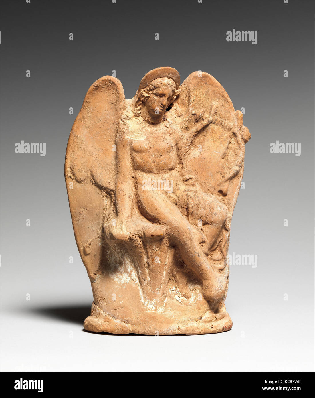 Eros en terre cuite, fin classique, 1ère moitié du 4ème siècle avant J.-C., le grec, probablement Grenier, terre cuite, H. 4 7/16 in. (11.3 cm Banque D'Images