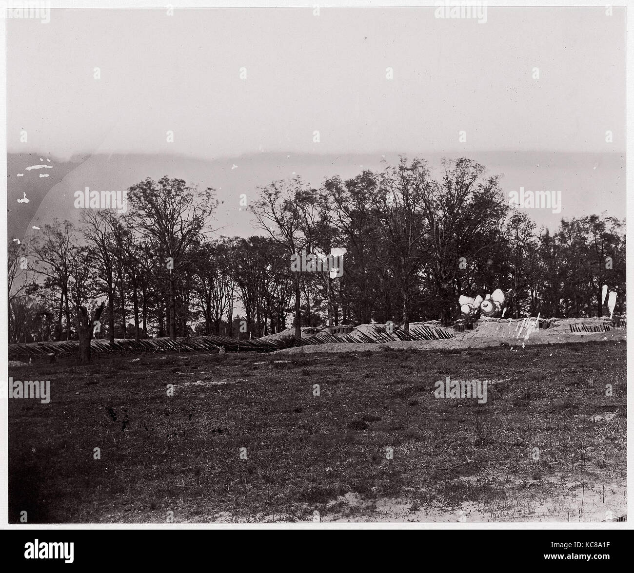 Terrassement à la lisière d'une forêt. Album Brady, p. 132, 1861-65 Banque D'Images