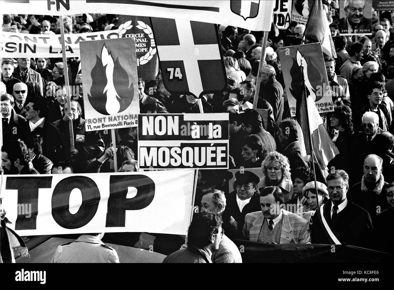 Le Front national français organise un rassemblement à Lyon pour protester contre la construction prochaine de la Grande Mosquée de Lyon, Lyon (France) Banque D'Images