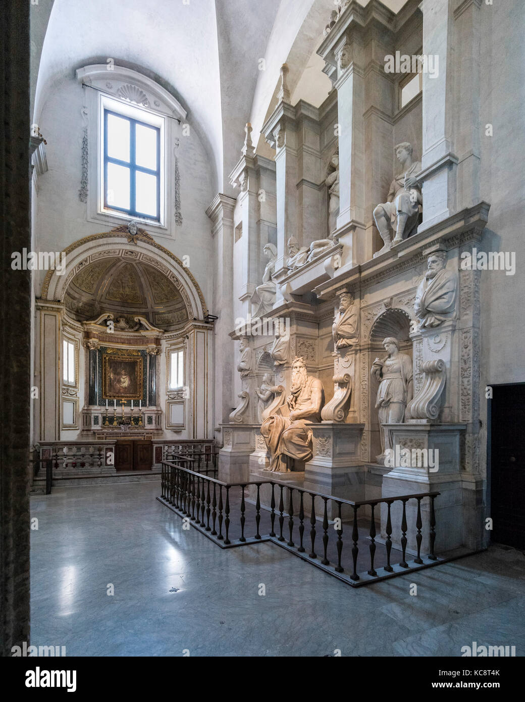 Rome. L'Italie. Tombeau du pape Jules II, par Michelangelo Buonarroti (1475-1564), Basilica di San Pietro in Vincoli. Moïse sculpture (ca. 1513-1516) par Mi Banque D'Images