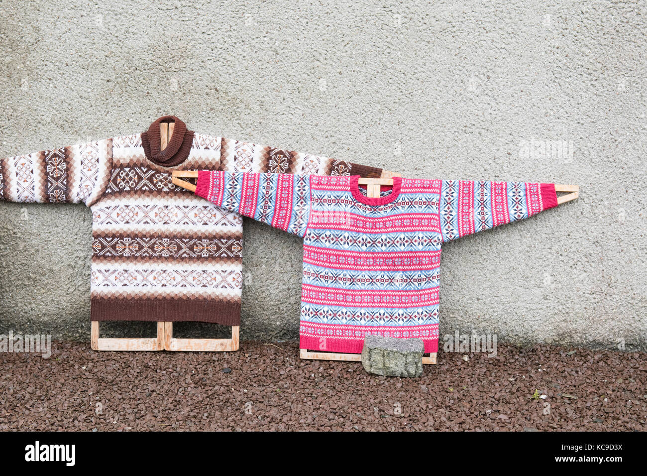 Fair Isle en cavaliers sur les conseils de cavalier hors Shetland Textile Museum, Dbo de Gremista, Lerwick, Shetland, Scotland, UK Banque D'Images