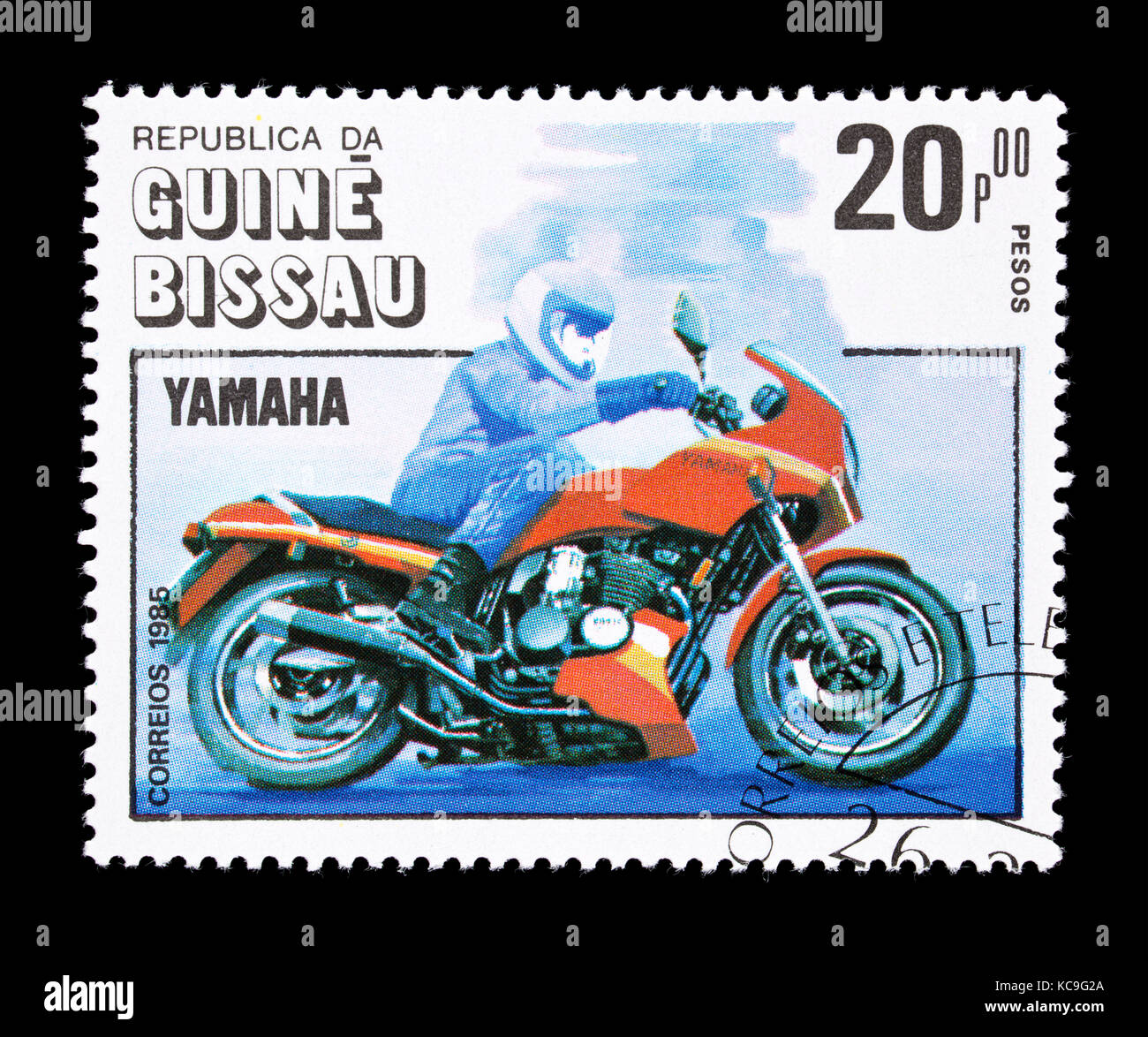 Timbre-poste de Guinée Bissau représentant une moto Yamaha, centenaire de la moto. Banque D'Images