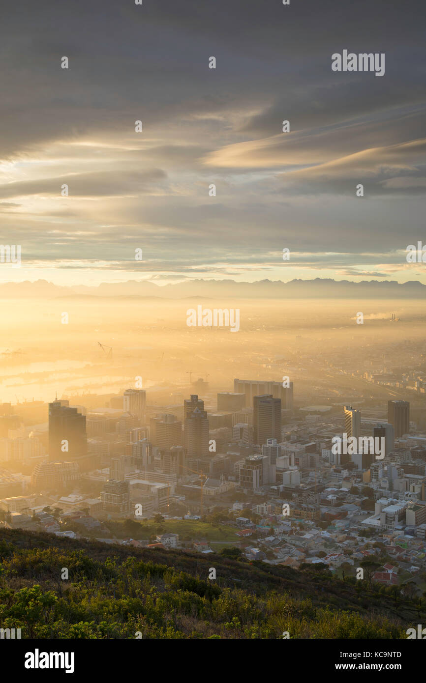 Ville à l'aube, Cape Town, Western Cape, Afrique du Sud Banque D'Images