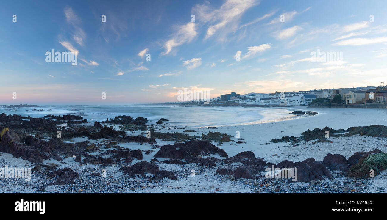 Au lever du soleil de Big Bay, Cape Town, Western Cape, Afrique du Sud Banque D'Images