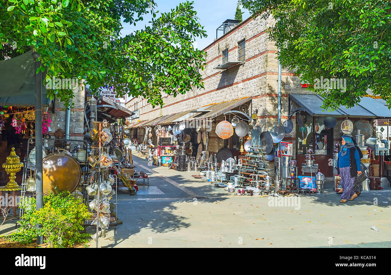 Antalya, Turquie - 12 mai 2017 : l'entreprise de marché est l'endroit intéressant à visiter, voici de nombreux ateliers et magasins, il est possible de regarder la Banque D'Images