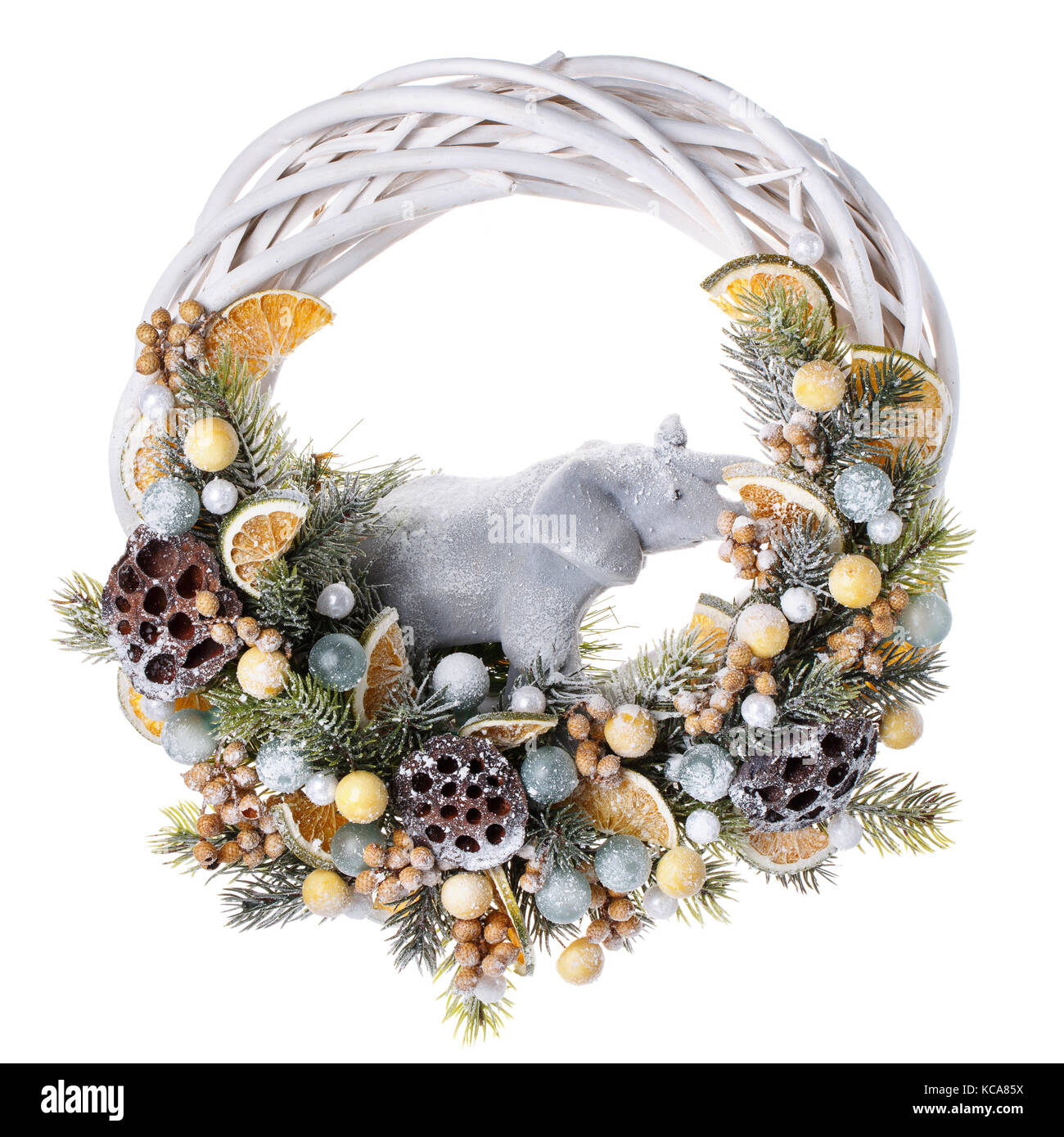 Couronne de Noël traditionnel isolé sur blanc. décorations de Noël pour la nouvelle année, des décorations de Noël. Banque D'Images