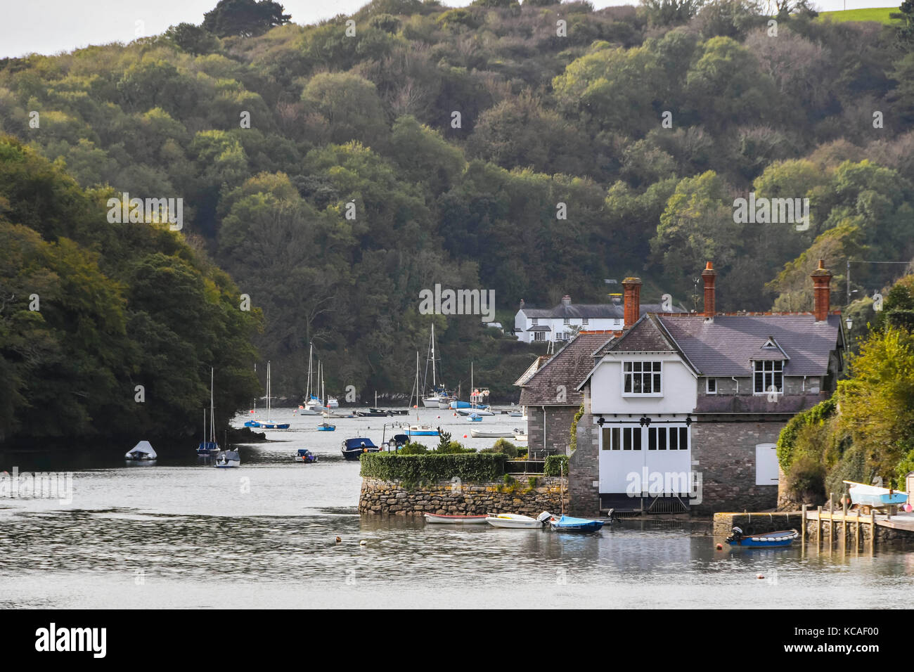 Noss mayo, Devon, UK. 3ème oct 2017. uk weather. Une vue de newton creek à noss Mayo dans le Devon vers newton ferrers par une chaude journée ensoleillée d'automne. Crédit photo : Graham hunt/Alamy live news Banque D'Images