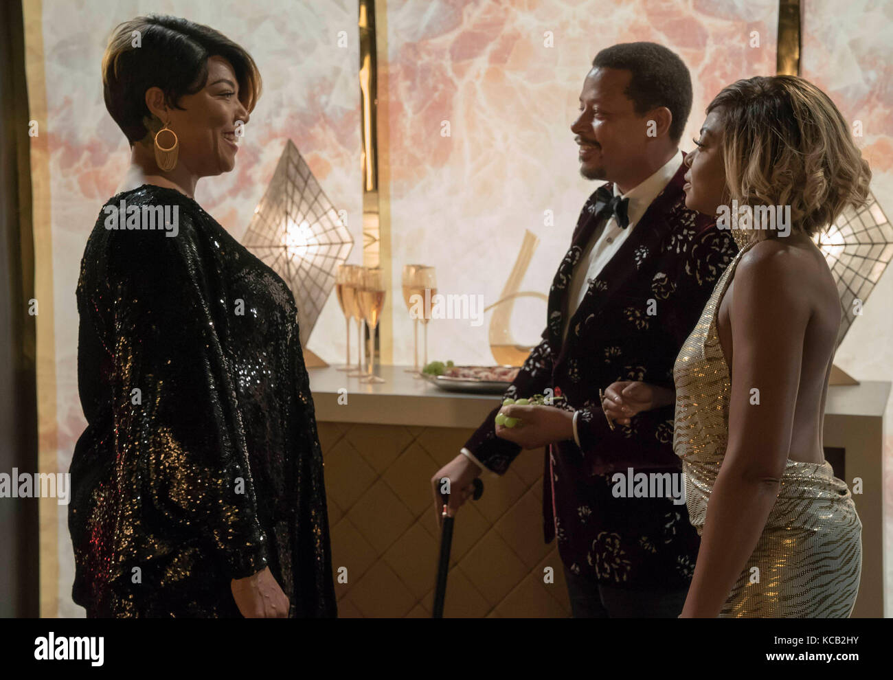 Empire, l-r: Queen Latifah, Terrence Howard, Taraji P. Henson dans 'Noble  Memory' (saison 4, épisode 1, diffusée le 27 septembre 2017). PH: Chuck  Hodes/ éFox/gracieuseté Everett Collection Photo Stock - Alamy