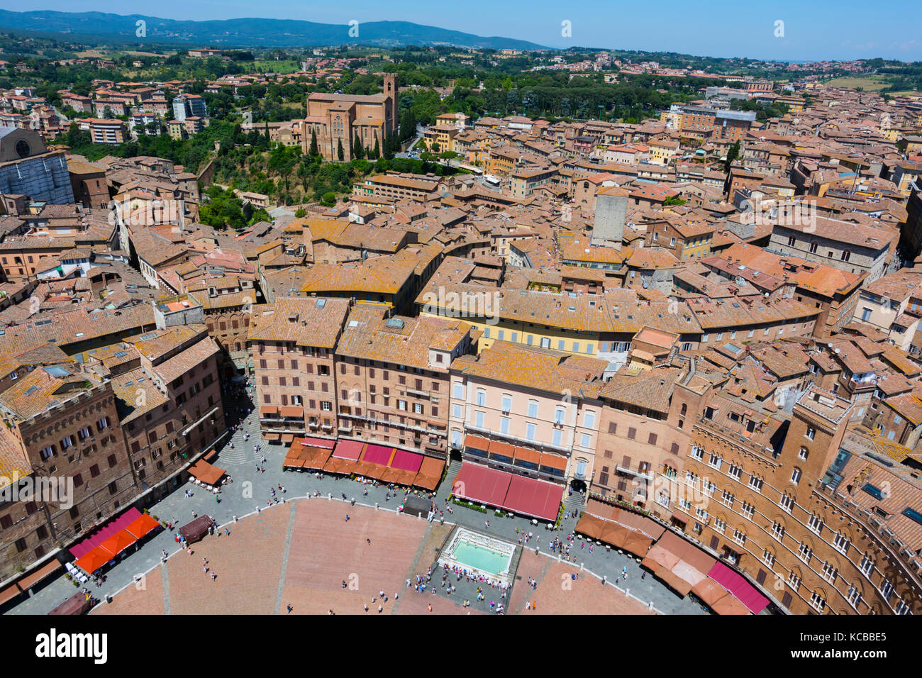 Sienne, la province de Sienne, toscane, italie. piazza del campo vu du haut de la Torre del Mangia. Le centre historique de Sienne est un monde de l'unesco sa Banque D'Images