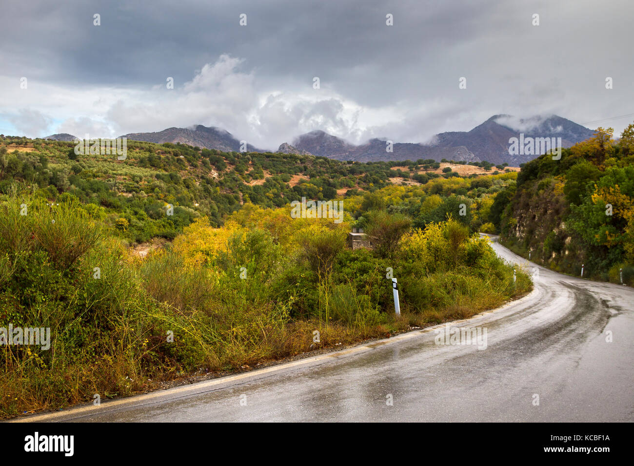 Jour de pluie en montagne paysage Crète (Grèce), la région de Rethimno Banque D'Images