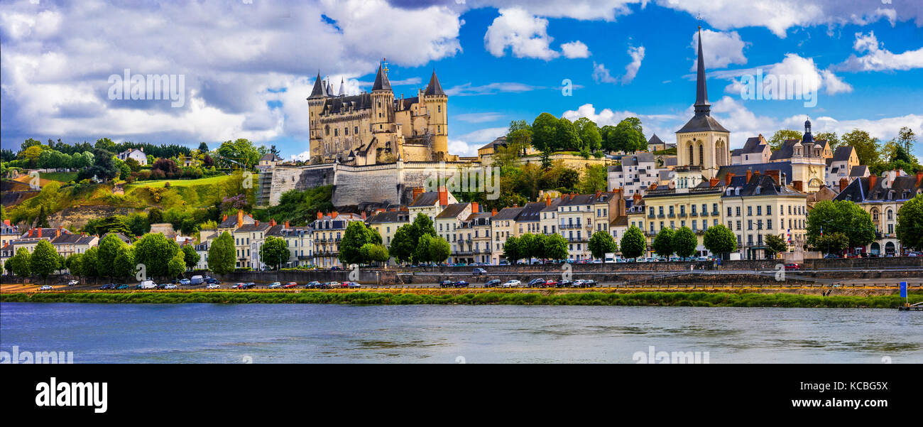 De magnifiques châteaux de la vallée de la loire - saumur france. Banque D'Images