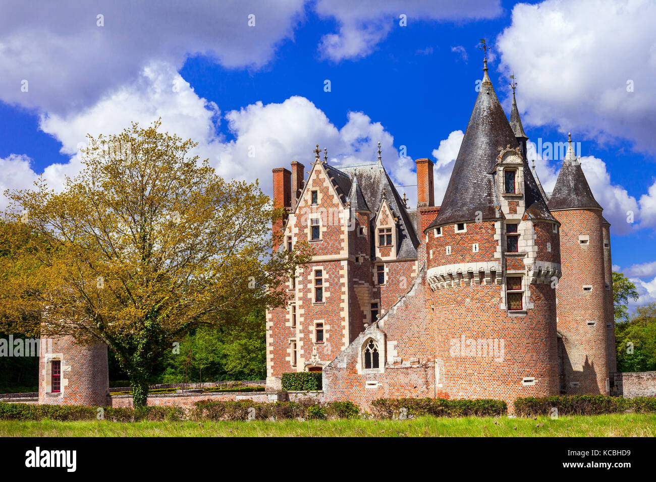 Châteaux romantiques de la vallée de la loire - france château du moulin. Banque D'Images