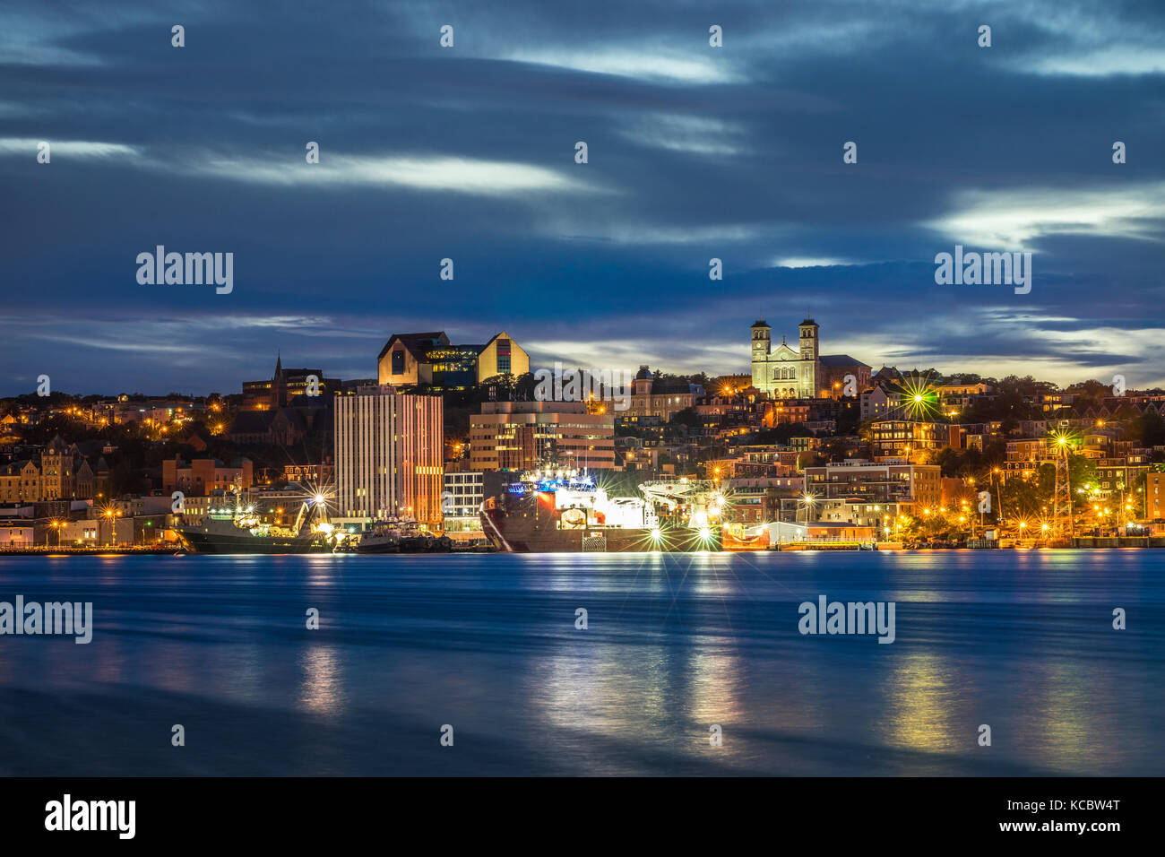 Paysage urbain en soirée, St. John’s (Terre-Neuve), Canada Banque D'Images