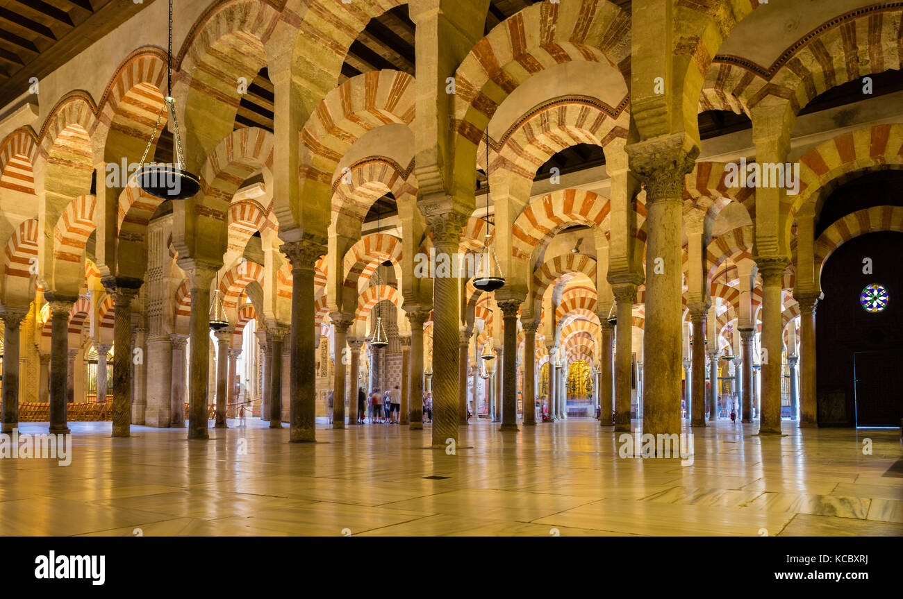 Intérieur de la mosquée, Mezquita, Cathédrale, Mezquita-Catedral de Córdoba, Cordoue, site du patrimoine mondial de l'UNESCO, Andalousie Banque D'Images
