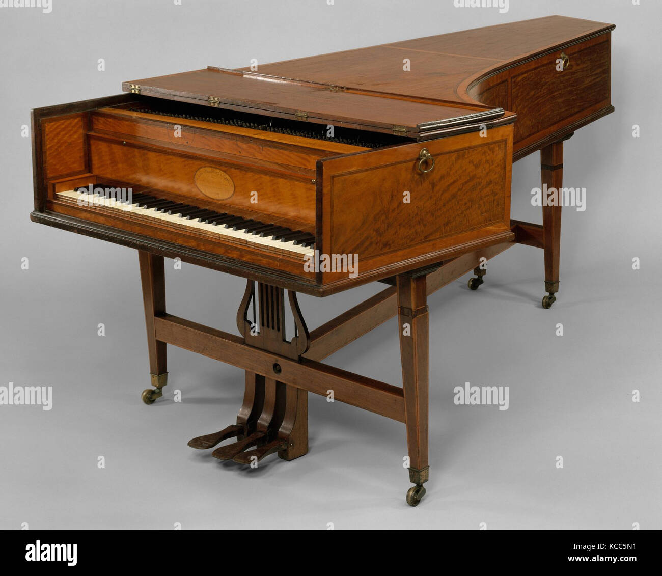 Grand Piano, 1808, Londres, Angleterre, en, Bois et matériaux divers,  affaire L. (perpendiculaire au clavier) : 227,3 cm (89-1/2 Photo Stock -  Alamy