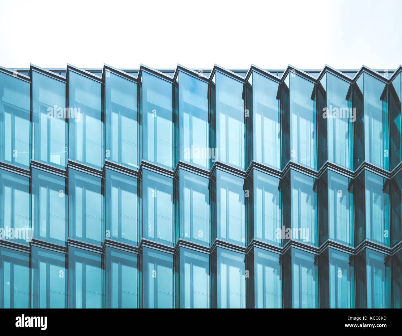Façade en verre, immeuble de bureaux - architecture moderne Banque D'Images